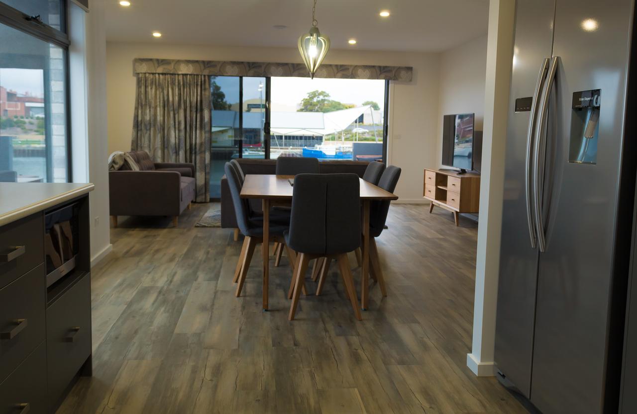 Ulverstone Waterfront Apartments Exterior foto