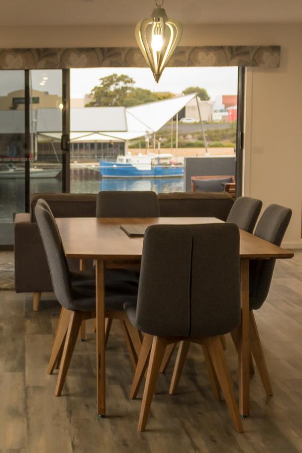 Ulverstone Waterfront Apartments Exterior foto